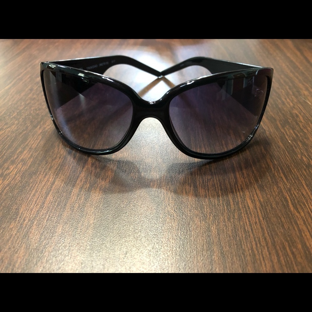 MK Sunglasses with Logo and case